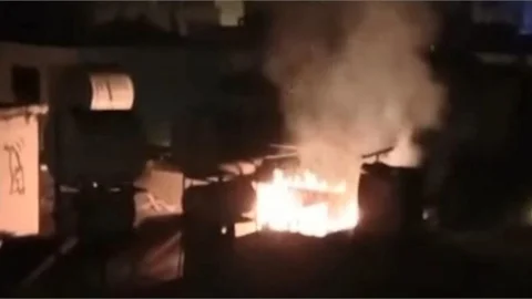 MERSİN'DE ÇATI KATINDA YANGIN