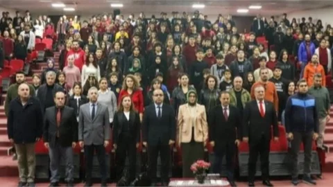 TÜBİTAK 2204(A-B) BİLGİLENDİRME TOPLANTISI MERSİN'DE GERÇEKLEŞTİRİLDİ