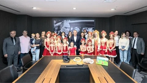 RUS KÜLTÜRÜ EĞİTİM VE BİLİM DERNEĞİ’NDEN BAŞKAN SEÇER’E ZİYARET