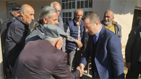 KAYMAKAM AKYÜZ, HALKLA İÇİÇE