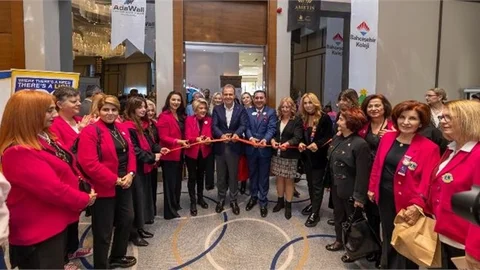 BAŞKAN SEÇER, MERSİN AKDENİZ LIONS KULÜBÜ’NÜN 9. YILBAŞI ALIŞVERİŞ ŞENLİĞİNE KATILDI