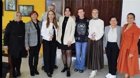 "GEZEN AĞRILARIM VAR: FİBROMİYALJİ" KONULU SUNUMDA KATILIMCILAR AĞRILARI İLE YÜZLEŞTİ