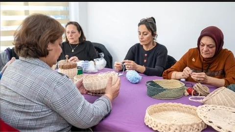 KADINLAR BÜYÜKŞEHİR’İN EL İŞİ KURSLARINDA YETENEKLERİNİ KEŞFEDİYOR