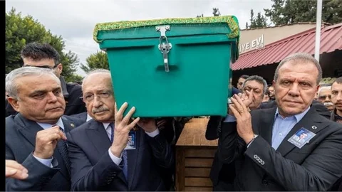 BAŞKAN SEÇER, KARDEŞİNİ SON YOLCULUĞUNA UĞURLADI