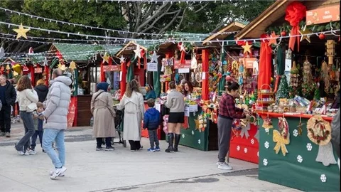 BÜYÜKŞEHİR’İN YILBAŞI PAZARI İLE MERSİN’İ YENİ YIL RUHU SARDI