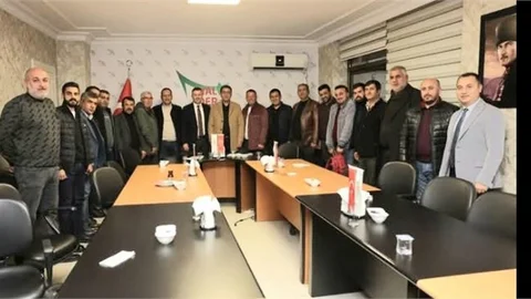 MERSİN'DE SEBZE VE MEYVEDEKİ SEKTÖREL SORUNLAR MASAYA YATIRILDI