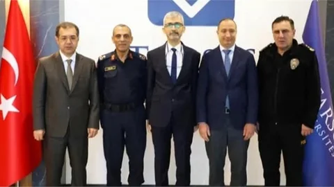 KAYMAKAM AKYÜZ'DEN REKTÖR ÖZEN'E HAYIRLI OLSUN ZİYARETİ