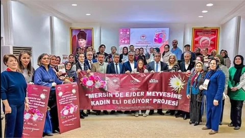 Kadın Çiftçiler, Ejder Meyvesi Yetiştiriciliği Eğitimi ile Güçleniyor