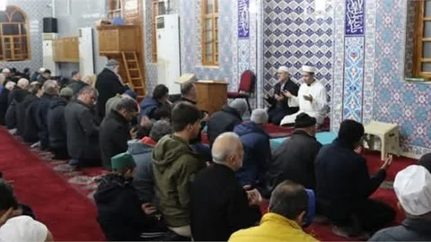 MERSİN'DE SABAH NAMAZI BULUŞMASI