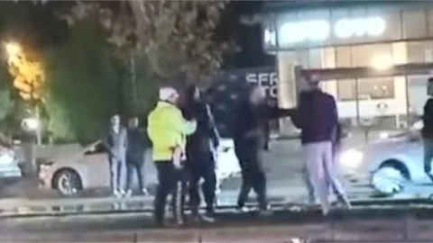 KAYGILI BABA KAZA YAPAN OĞLUNU DÖVDÜ