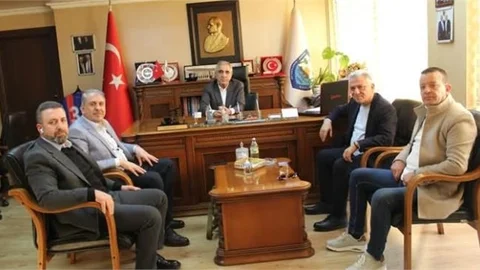 MERSİN MİLLETVEKİLLERİNDEN ÖZ'DEN, BAŞKAN SARI’YA ZİYARET