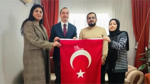 KAYMAKAM AKYÜZ, GAZİ TÜRKMEN'İ EVİNDE ZİYARET ETTİ