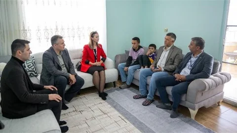 BÜYÜKŞEHİR, VELİ ZİYARETLERİ İLE AİLELERİ BİLGİLENDİRMEYE DEVAM EDİYOR