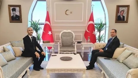 REKTÖR ÖZEN'DEN, KAYMAKAM AKYUZ'E İADE-İ ZİYARET