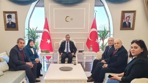 İYİ PARTİLİ BAŞKAN ELGÜN'DEN KAYMAKAM AKYÜZ'E ZİYARET