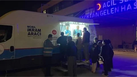 Tarsus Müftülüğü ve TDV Tarsus Şubesinden Devlet Hastanesinde Sıcak Çorba İkramı