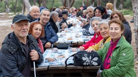 BÜYÜKŞEHİR EMEKLİ EVİ ÜYELERİ, KUYULUK TABİAT PARKI’NDA BULUŞTU
