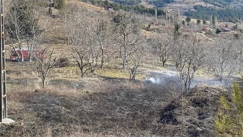 Çamlıyayla Sebil Mahallesi’nde Yangın Kontrol Altına Alındı
