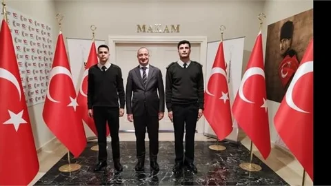 TEĞMEN BUDAK İLE ASTSUBAY MERSİN'DEN KAYMAKAM AKYÜZ'E ZİYARET
