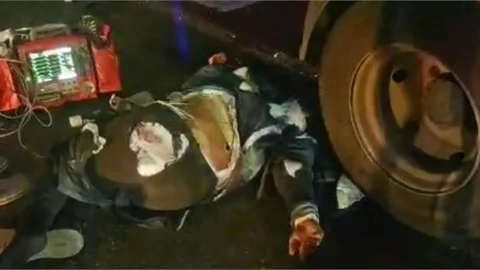 MERSİN'DE MOTORSİKLET İLE OTOMOBİL KAZASI: 1 ÖLÜ, 1 YARALI