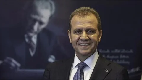 "Vahap Seçer Cumhurbaşkanlığı Adaylığının Zemin Yoklamasını Yapıyor"