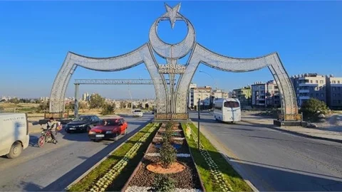 BÜYÜKŞEHİR BELEDİYESİ TARSUS’U GÜZELLEŞTİRMEYE DEVAM EDİYOR