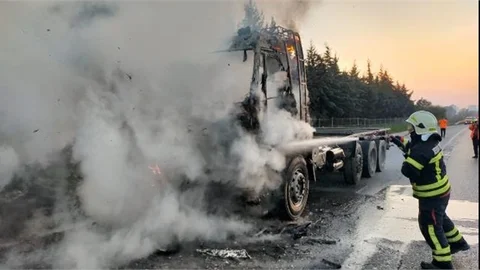 TARSUS OTOBANINDA KAMYON KUPASI YANDI