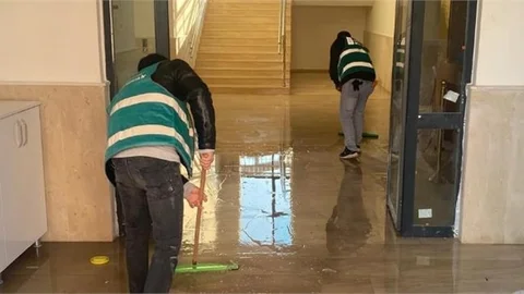 10 GÜNDE 17 OKULA MAHKUM ELİ