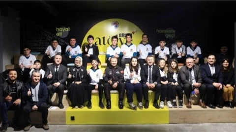 Alper Gezeravcı DAHİ öğrencileriyle buluştu