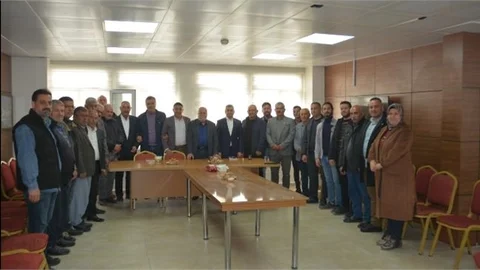 BAŞKAN VEKİLİ UYAN, TARSUS MUHTARLAR DERNEĞİ’NE ZİYARET