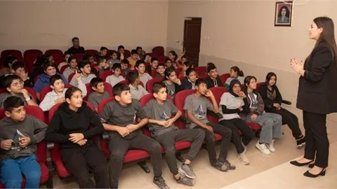 BÜYÜKŞEHİR, LGS’YE HAZIRLANAN ÖĞRENCİLERE REHBERLİK DESTEĞİNDE BULUNUYOR