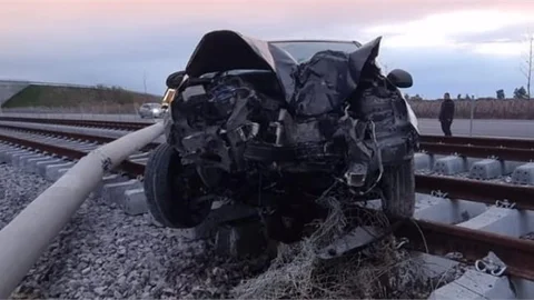 TARSUS HAVAALANI YOLUNDA KAZA: 3 YARALI