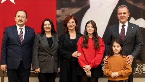 BAŞKAN SEÇER VE MERAL SEÇER; MERSİN VALİSİ PEHLİVAN İÇİN DÜZENLENEN ‘VEDA YEMEĞİ’NE KATILDI