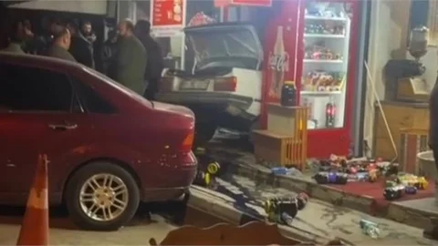 Mersin’de Kontrolden Çıkan Araç Fırına Girdi