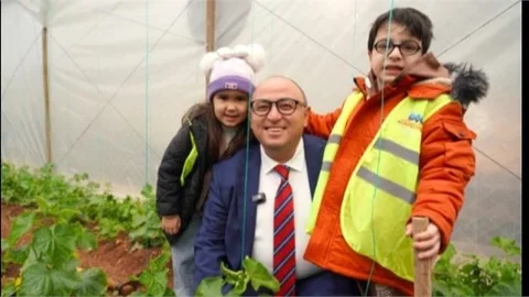 Minik Eller Toprakta Geleceği Yeşertiyor