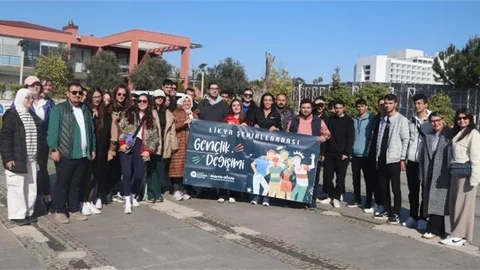GENÇ GÖNÜLLÜLER ANTALYA’DA KÜLTÜREL VE SOSYAL ETKİ YARATTI