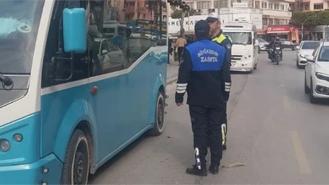 BÜYÜKŞEHİR ZABITASINDAN TARSUS’TA SERVİS VE TOPLU TAŞIMA ARAÇLARINA YÖNELİK DENETİM