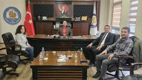 TMO Mersin Başmüdürü Halil Türkmen, Tarsus Ticaret Borsasını ziyaret etti.