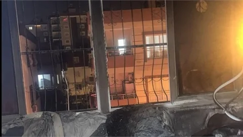 Tarsus'ta gece saatlerinde ev yangını