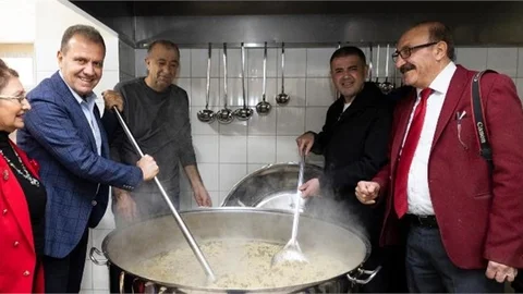 BAŞKAN SEÇER, MEZİTLİ CEMEVİ’NİN HIZIR LOKMASI ETKİNLİĞİNE KATILDI