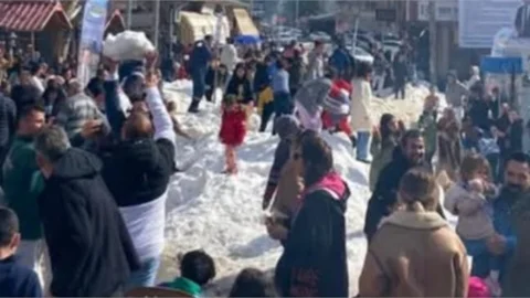 ÇAMLIYAYLA'DA KAR PARTİSİ COŞKUSU