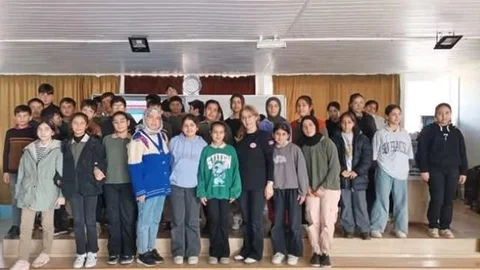 Bozyazı'da Şehit Murat Namdar Ortaokulu Öğrencilerine İlk Yardım Eğitimi Verildi