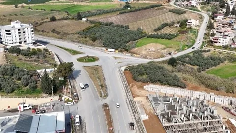 MERSİN BÜYÜKŞEHİR, TARSUS’A KALİTELİ VE GENİŞ YOLLAR KAZANDIRMAYA DEVAM EDİYOR