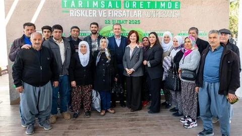 BAŞKAN SEÇER VE MERAL SEÇER, ‘ÜRETMEZSEK TÜKENİRİZ’ KONFERANSINA KATILDI
