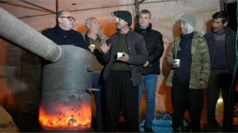 Erdemli Belediyesi Zirai Don Nöbetindeki Çiftçilerin Yanında