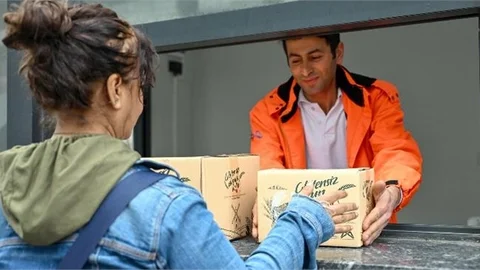 BÜYÜKŞEHİR’İN GIDA YARDIMLARI SAĞLIK SORUNU YAŞAYAN HASTALARIN HAYATINI KOLAYLAŞTIRIYOR