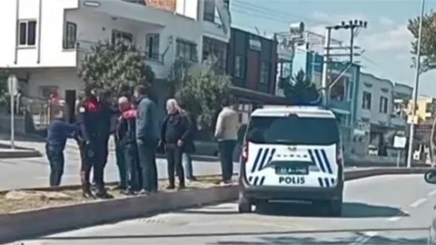 Tarsus’ta Tır Yayaya Çarptı: Genç Kız Ağır Yaralandı