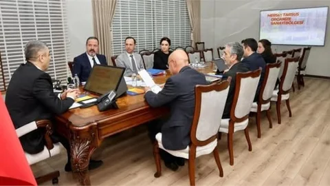 VALİ TOROS, OSB BÖLGE MÜDÜRLERİYLE TOPLANTI YAPTI