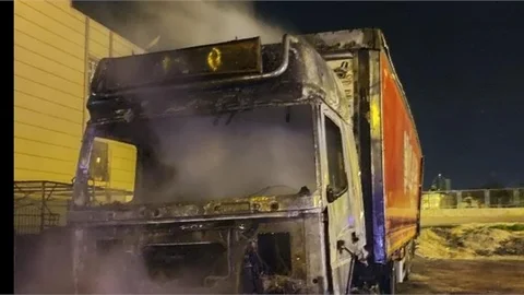 TARSUS'TA TIR'IN KUPA K8SMINDA YANGIN