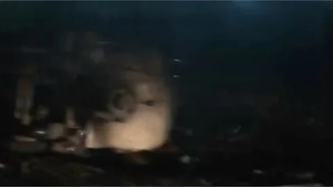 SİLİFKE'DE YOLDAN ÇIKAN TIR DEVRİLDİ